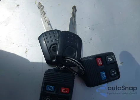 2010 Mercury Grand Marquis Ls (Fleet Only) z USA, uszkodzony, nr VIN 2MEBM7FV8AX632819